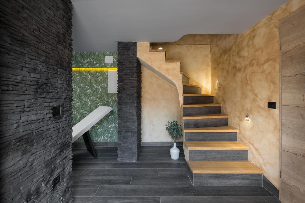Villa Vesna With Sauna, Hot Tub Potpican Экстерьер фото