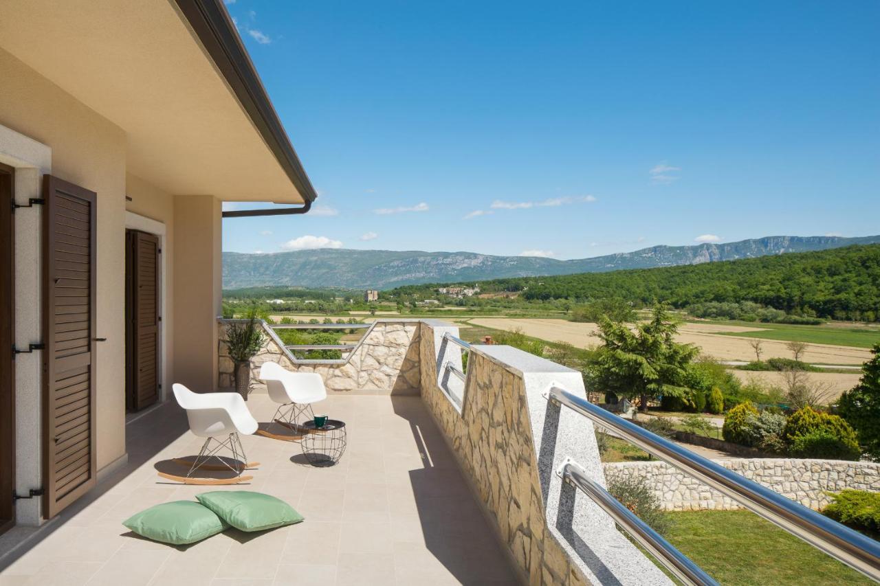 Villa Vesna With Sauna, Hot Tub Potpican Экстерьер фото