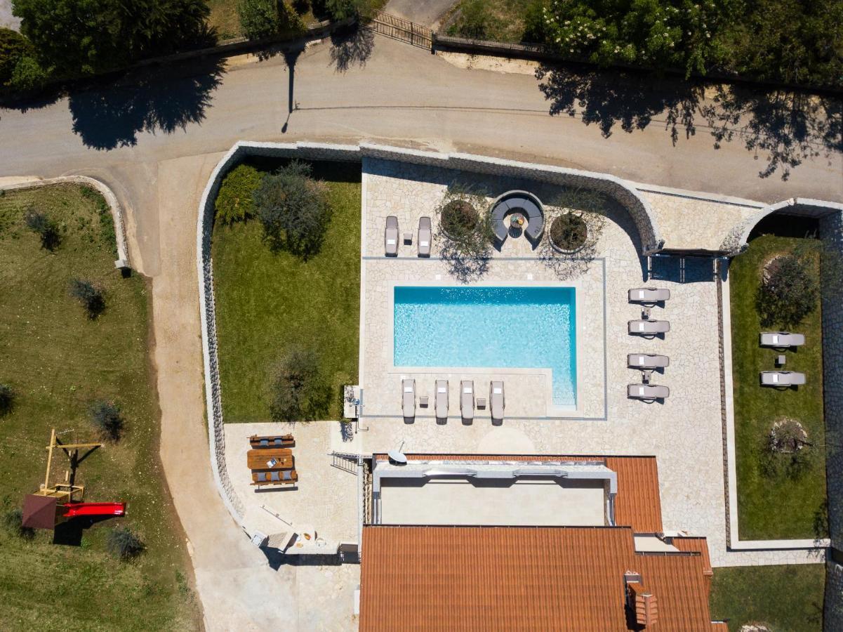 Villa Vesna With Sauna, Hot Tub Potpican Экстерьер фото